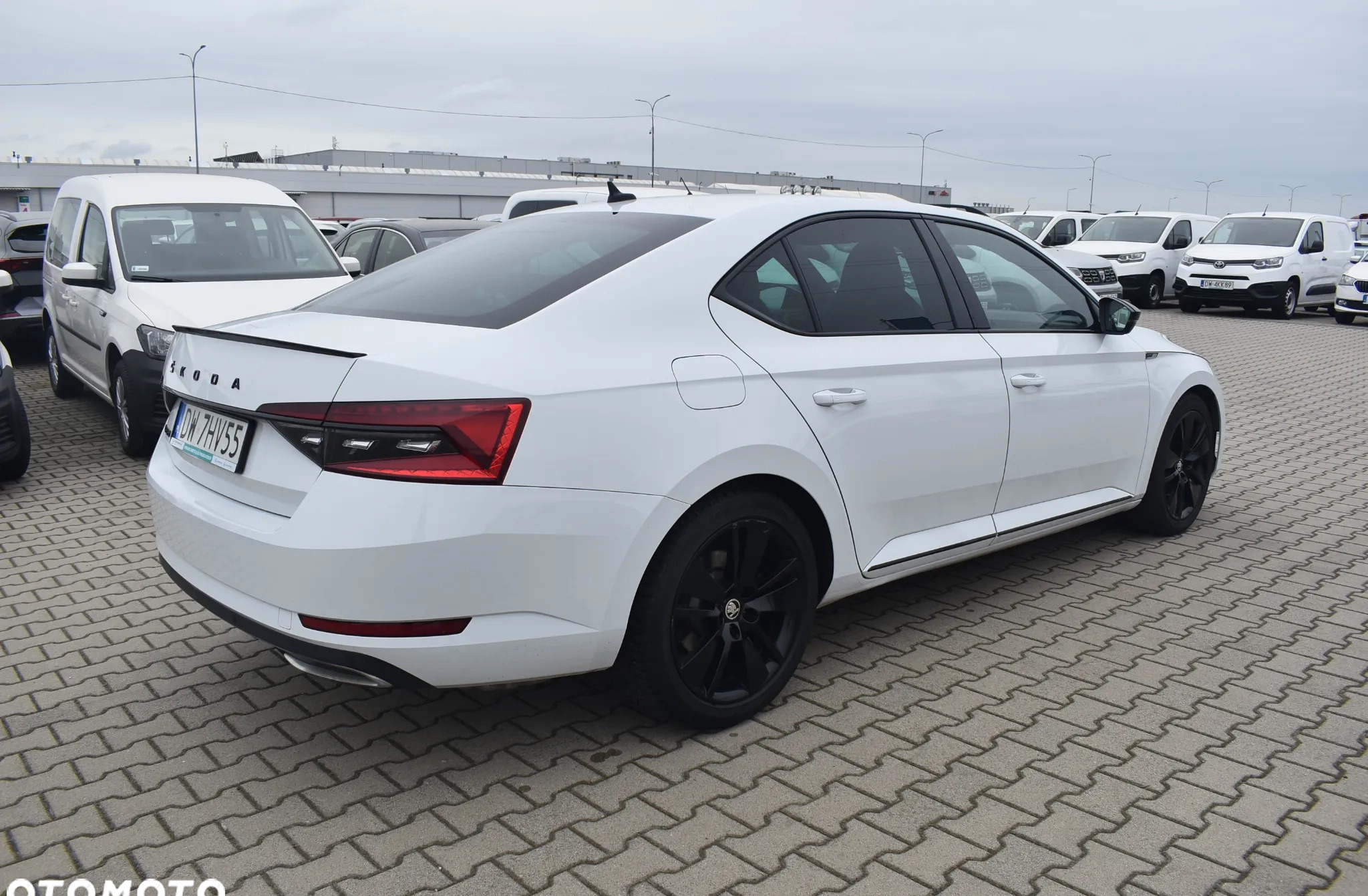 Skoda Superb cena 82300 przebieg: 218319, rok produkcji 2020 z Wąchock małe 781